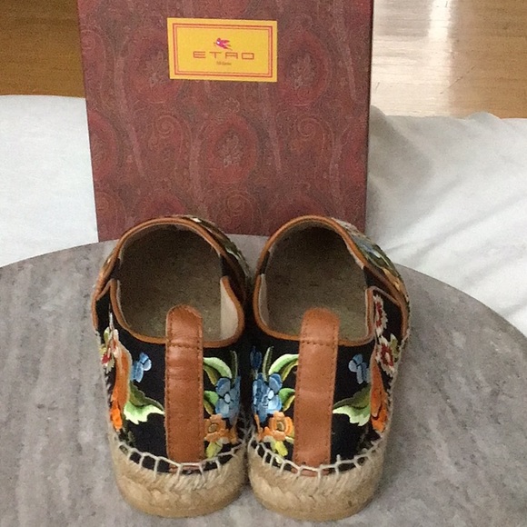 ETRO Black/Multicolor Embroidered Fabric Espadrille Flats. - Picture 3 of 10